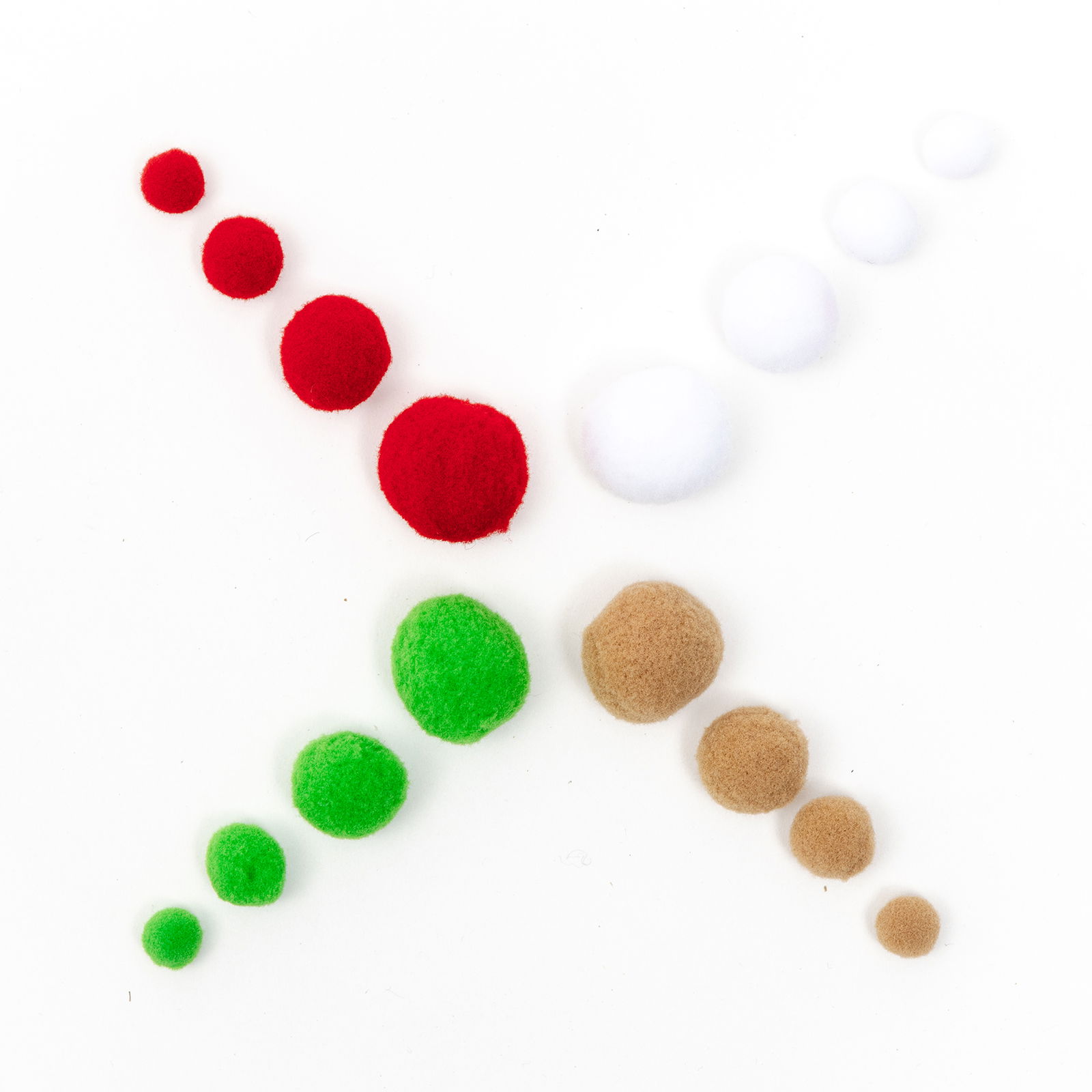 Pompony, 4 świąteczne kolory, 4 rozmiary, 78 sztuk Pompony, 4 świąteczne kolory, 4 rozmiary, 78 sztuk