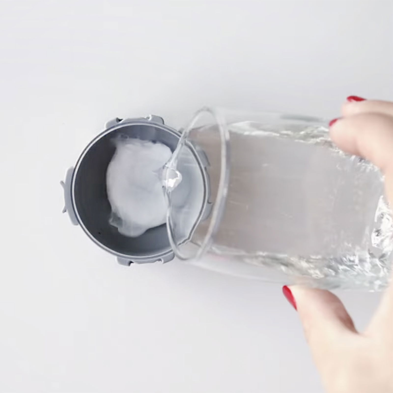 Alleskleber, 1 Liter Alleskleber, 1 Liter