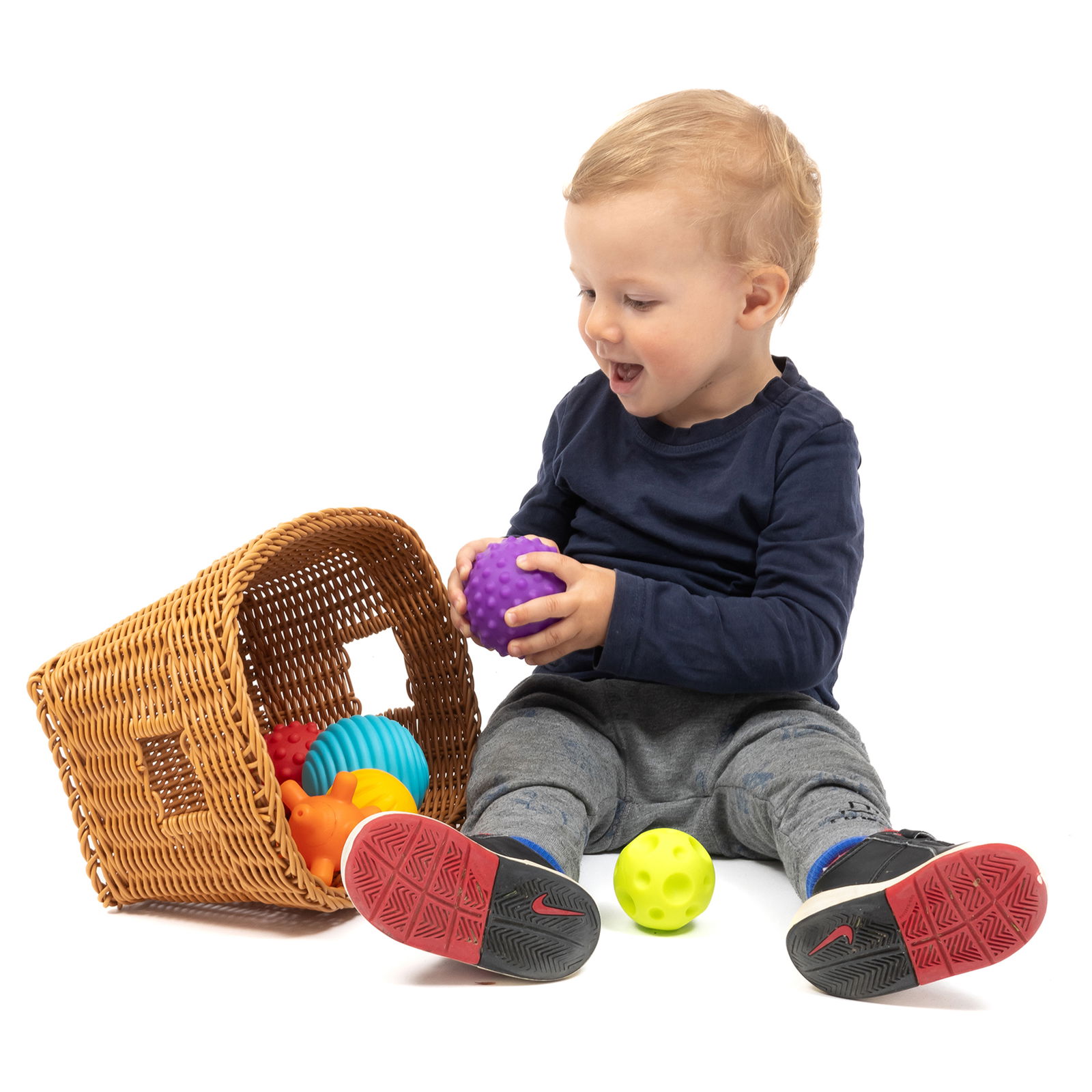 205-149_sensorikbaelle_korb_b 205-149_sensorikbaelle_korb_b