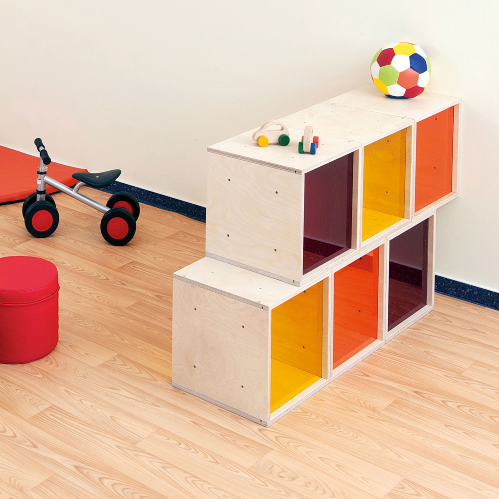 iCube, rot