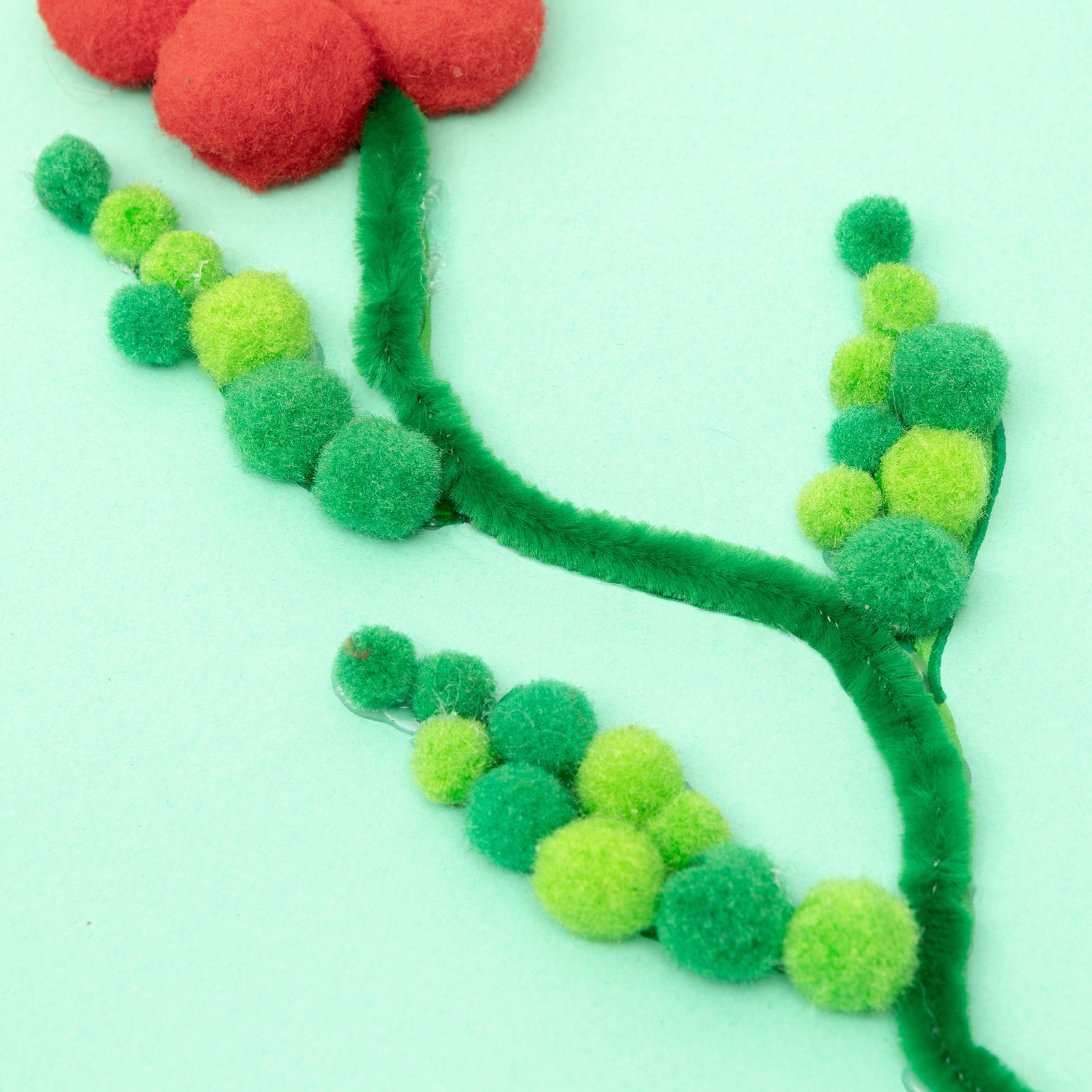 Pompony, małe, 11 kolorów, 2 rozmiary, 500 sztuk Pompony, małe, 11 kolorów, 2 rozmiary, 500 sztuk