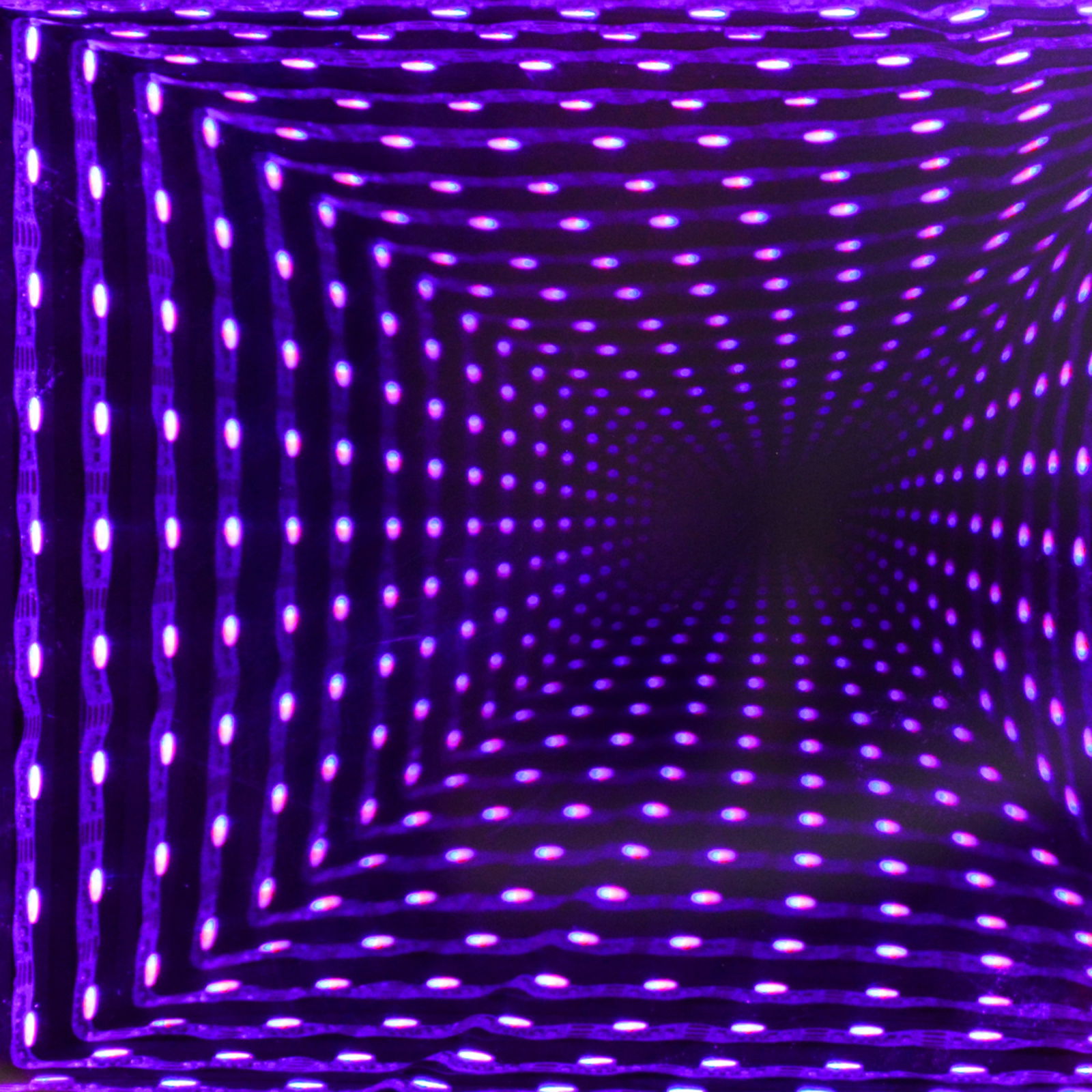 LED-äärettömyyspeili